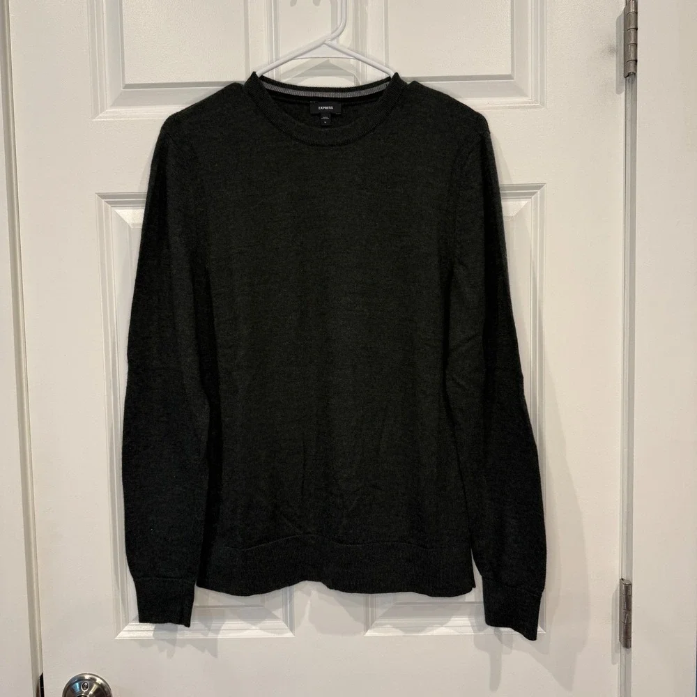 Express Mens Crew Neck Sweater Dark Green Olive Pullover‎ Size Medium